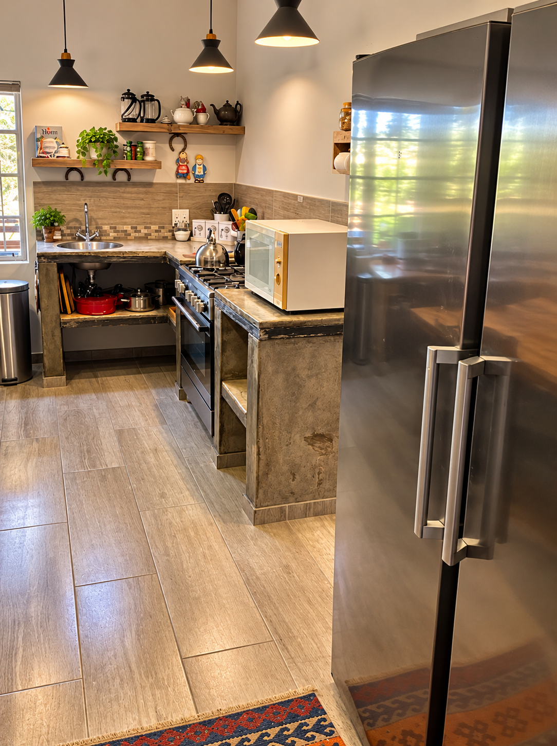 The Soetblomspan farmhouse kitchen with dining space and all essentials